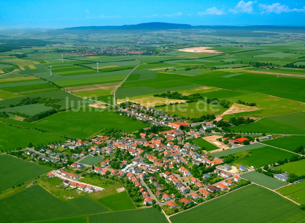 Lautersheim von oben - Dorfkern am Feldrand in Lautersheim im Bundesland Rheinland-Pfalz, Deutschland