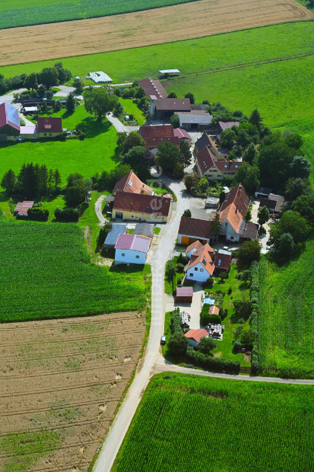 Luftaufnahme Lehmingen - Dorfkern am Feldrand in Lehmingen im Bundesland Bayern, Deutschland