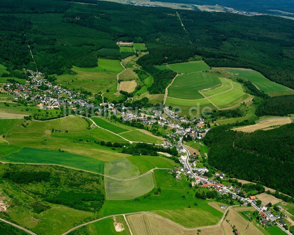 Luftbild Leisel - Dorfkern am Feldrand in Leisel im Bundesland Rheinland-Pfalz, Deutschland