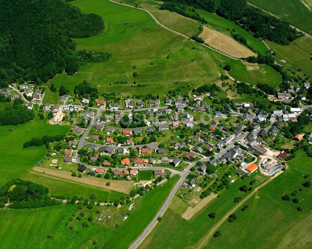 Luftaufnahme Leisel - Dorfkern am Feldrand in Leisel im Bundesland Rheinland-Pfalz, Deutschland