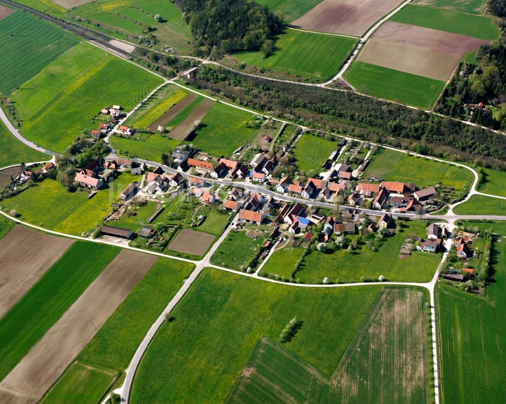 Luftaufnahme Lengenfeld - Dorfkern am Feldrand in Lengenfeld im Bundesland Bayern, Deutschland