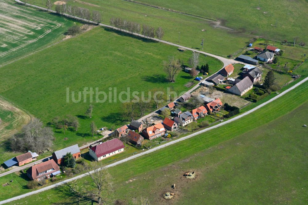 Luftbild Lenzerwische - Dorfkern am Feldrand in Lenzerwische im Bundesland Brandenburg, Deutschland