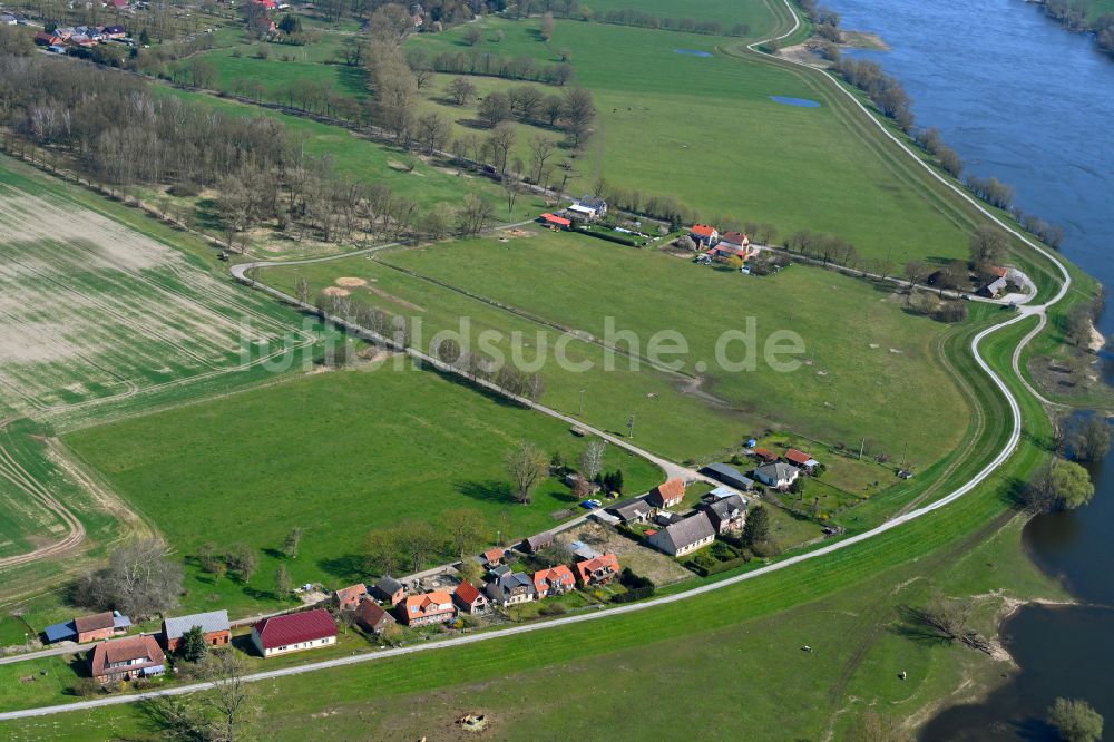 Luftaufnahme Lenzerwische - Dorfkern am Feldrand in Lenzerwische im Bundesland Brandenburg, Deutschland