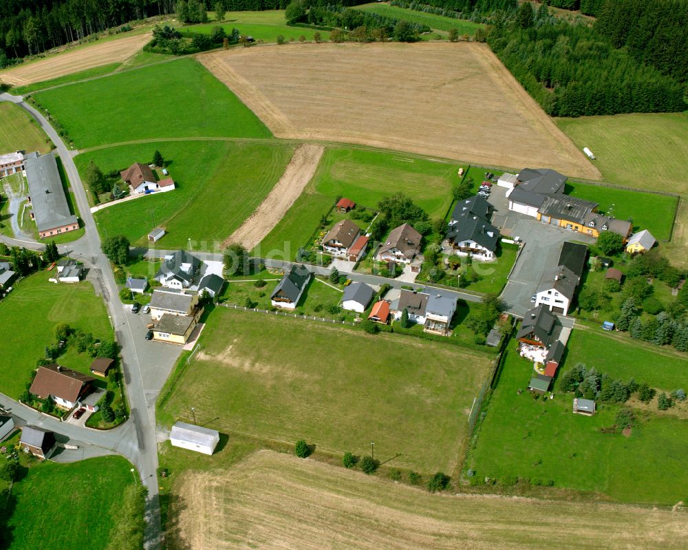 Luftaufnahme Lerchenhügel - Dorfkern am Feldrand in Lerchenhügel im Bundesland Bayern, Deutschland