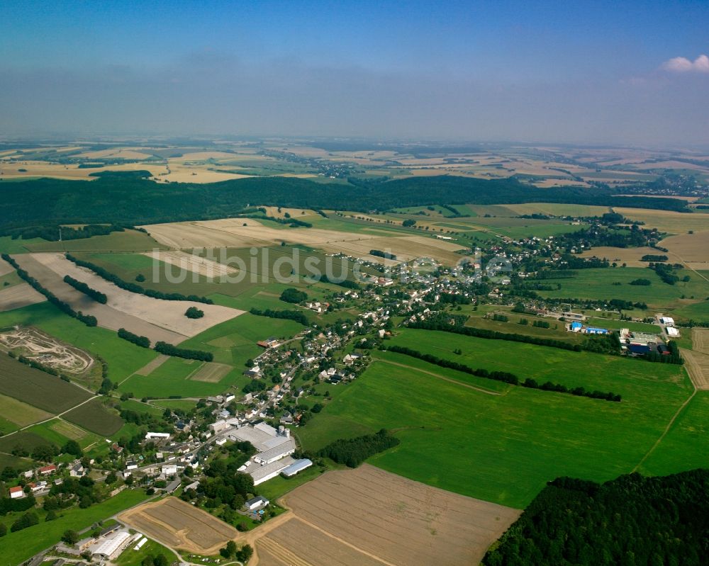 Leubsdorf von oben - Dorfkern am Feldrand in Leubsdorf im Bundesland Sachsen, Deutschland