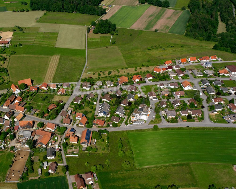 Luftaufnahme Liebelsberg - Dorfkern am Feldrand in Liebelsberg im Bundesland Baden-Württemberg, Deutschland