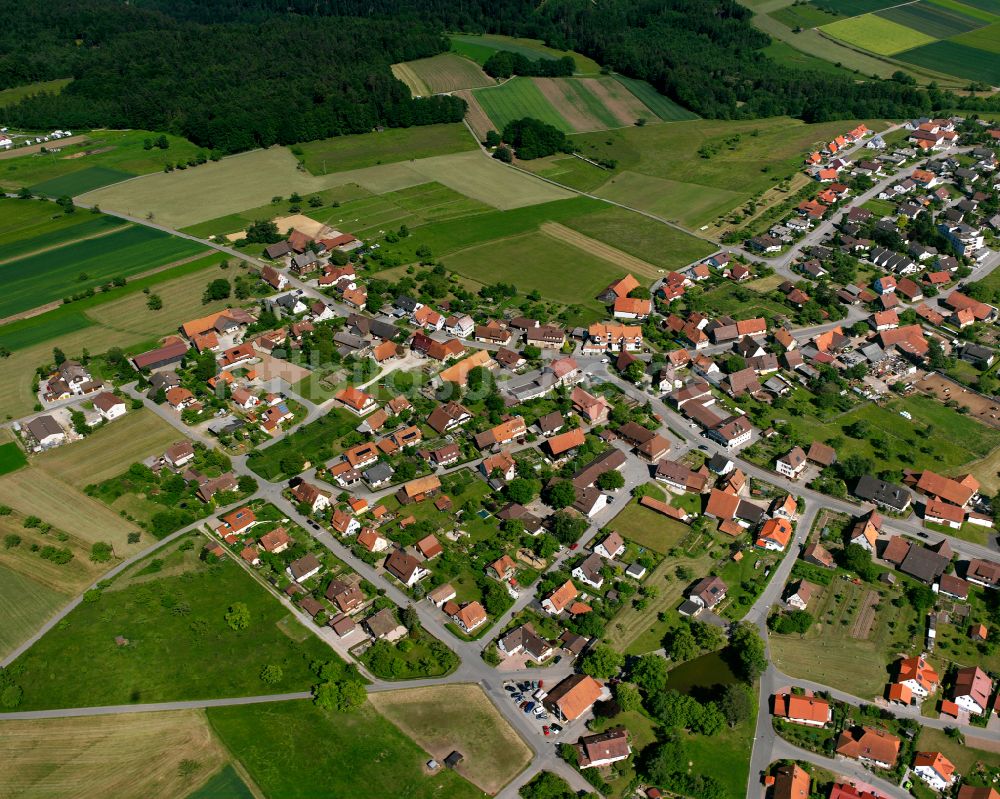 Liebelsberg von oben - Dorfkern am Feldrand in Liebelsberg im Bundesland Baden-Württemberg, Deutschland