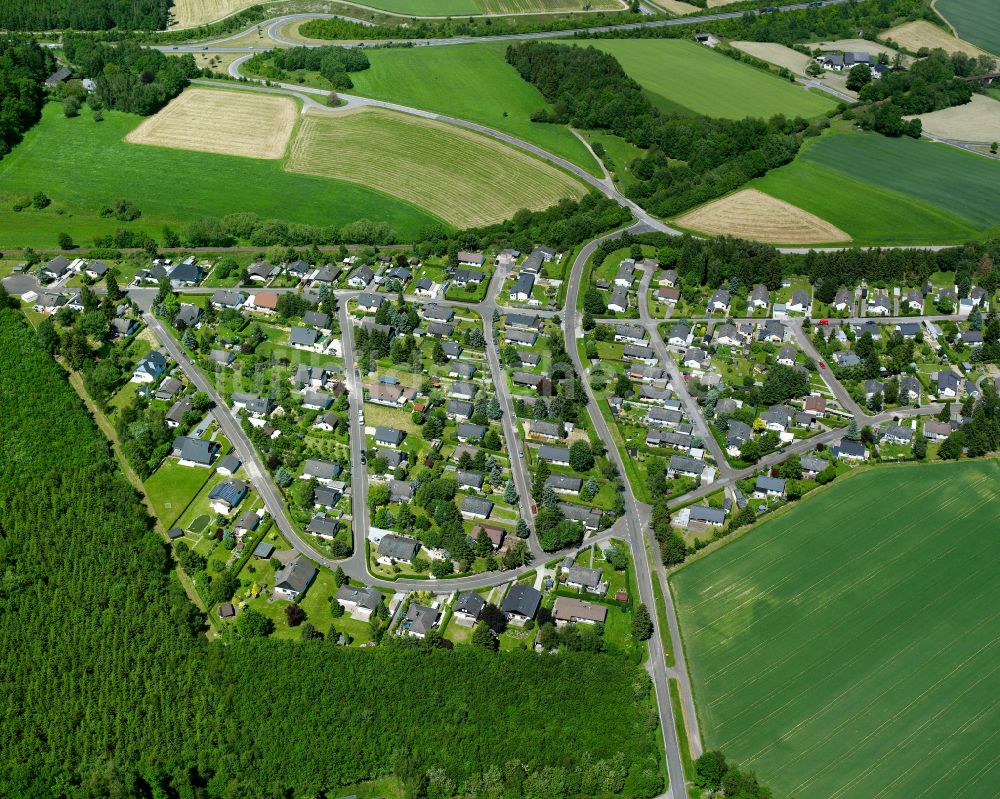 Luftaufnahme Liederbach - Dorfkern am Feldrand in Liederbach im Bundesland Rheinland-Pfalz, Deutschland