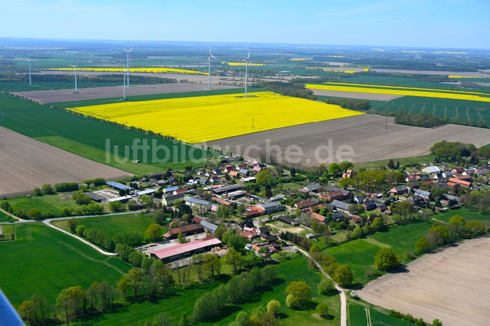 Luftbild Liesten - Dorfkern am Feldrand in Liesten im Bundesland Sachsen-Anhalt, Deutschland