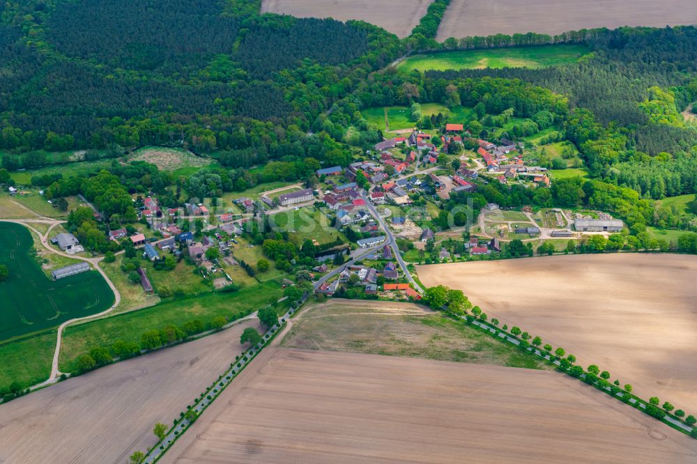 Luftbild Putlitz - Dorfkern am Feldrand in Lockstädt im Bundesland Brandenburg, Deutschland