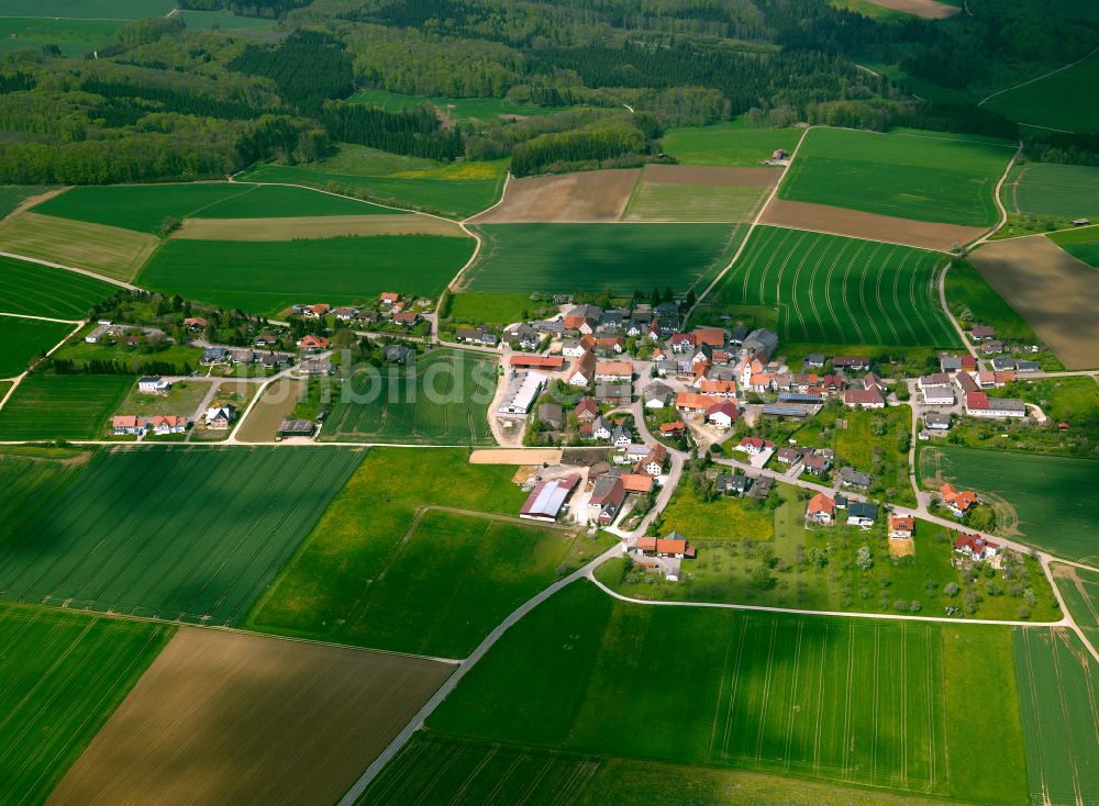 Lonsee von oben - Dorfkern am Feldrand in Lonsee im Bundesland Baden-Württemberg, Deutschland