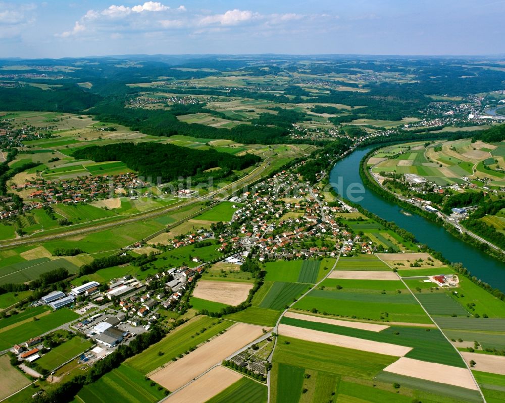 Luftbild Luttingen - Dorfkern am Feldrand in Luttingen im Bundesland Baden-Württemberg, Deutschland