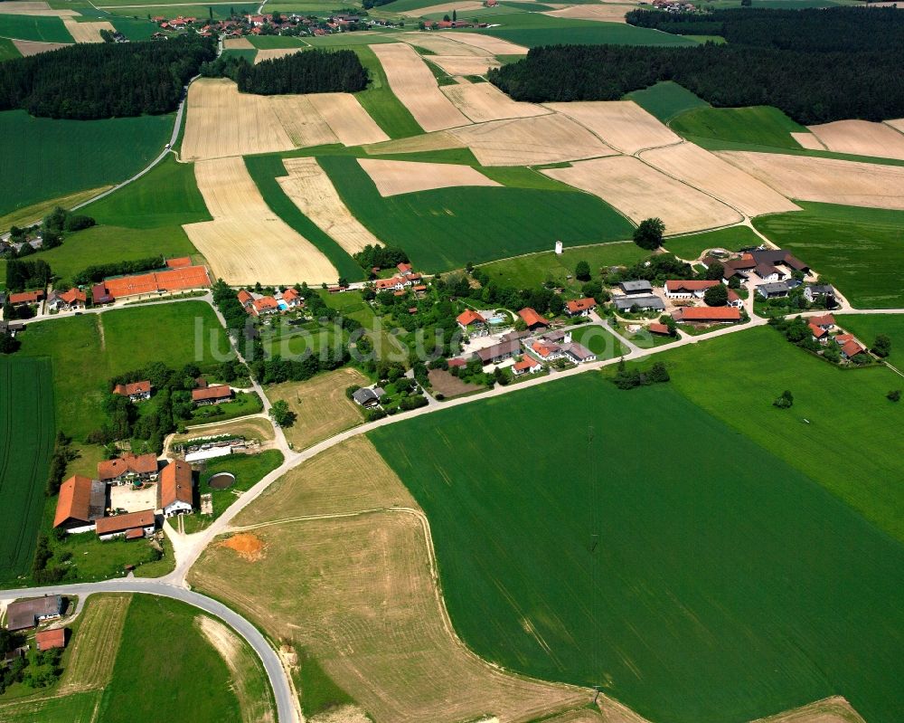 Mailing von oben - Dorfkern am Feldrand in Mailing im Bundesland Bayern, Deutschland