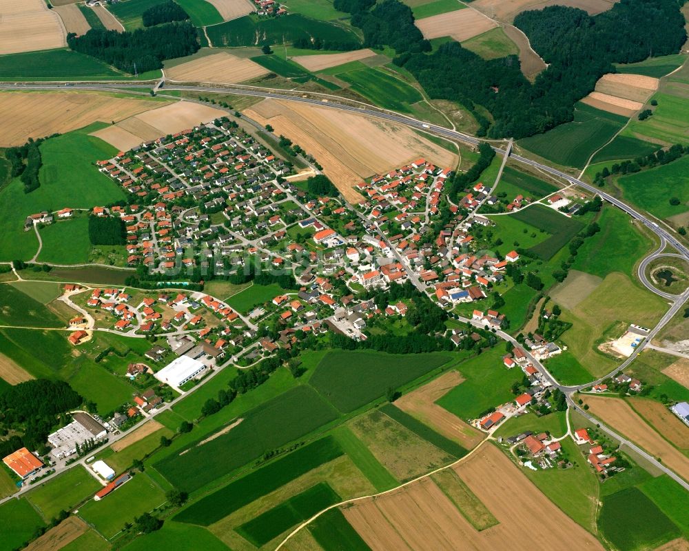 Luftaufnahme Malgersdorf - Dorfkern am Feldrand in Malgersdorf im Bundesland Bayern, Deutschland