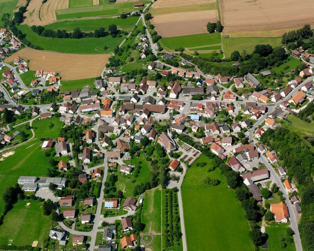 Marbach aus der Vogelperspektive: Dorfkern am Feldrand in Marbach im Bundesland Baden-Württemberg, Deutschland