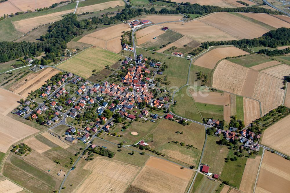 Luftaufnahme Marienbrunn - Dorfkern am Feldrand in Marienbrunn im Bundesland Bayern, Deutschland