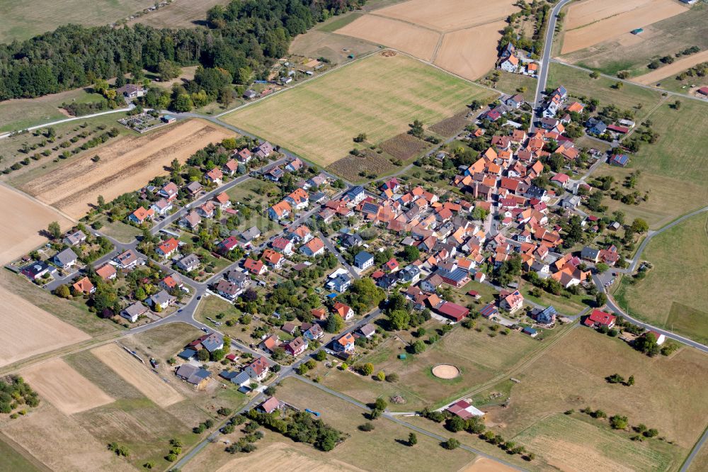 Marienbrunn von oben - Dorfkern am Feldrand in Marienbrunn im Bundesland Bayern, Deutschland