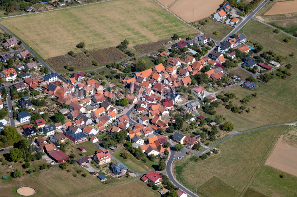 Luftaufnahme Marienbrunn - Dorfkern am Feldrand in Marienbrunn im Bundesland Bayern, Deutschland