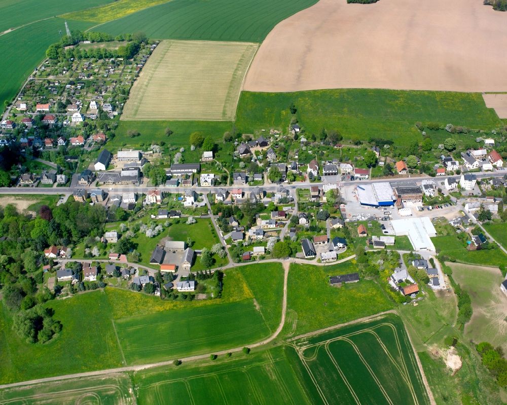 Luftaufnahme Markersdorf - Dorfkern am Feldrand in Markersdorf im Bundesland Sachsen, Deutschland