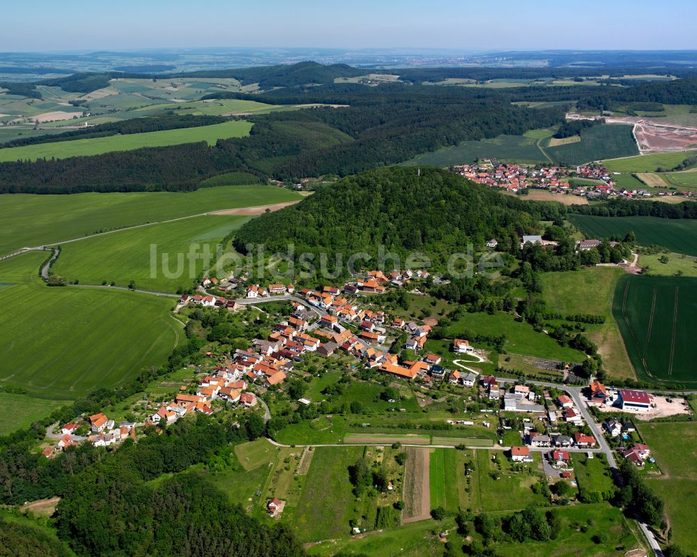 Marth von oben - Dorfkern am Feldrand in Marth im Bundesland Thüringen, Deutschland