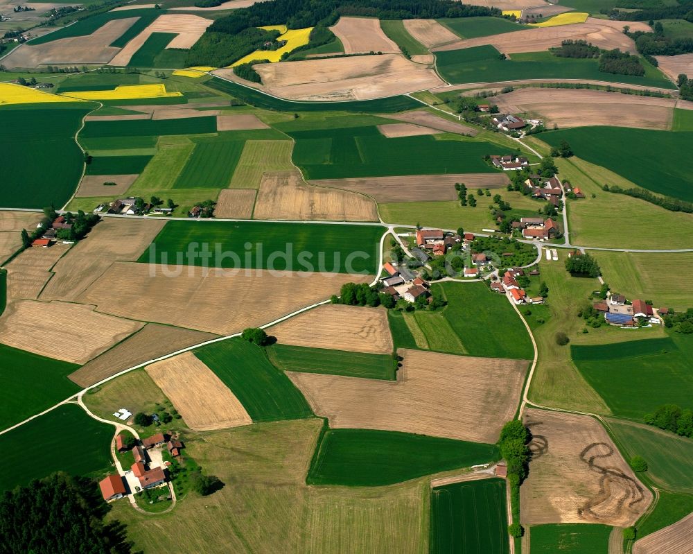 Luftaufnahme Martinstödling - Dorfkern am Feldrand in Martinstödling im Bundesland Bayern, Deutschland