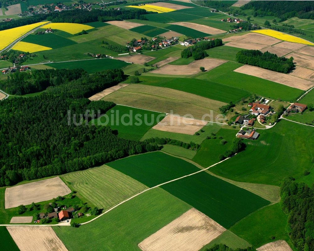 Luftaufnahme Matzing - Dorfkern am Feldrand in Matzing im Bundesland Bayern, Deutschland