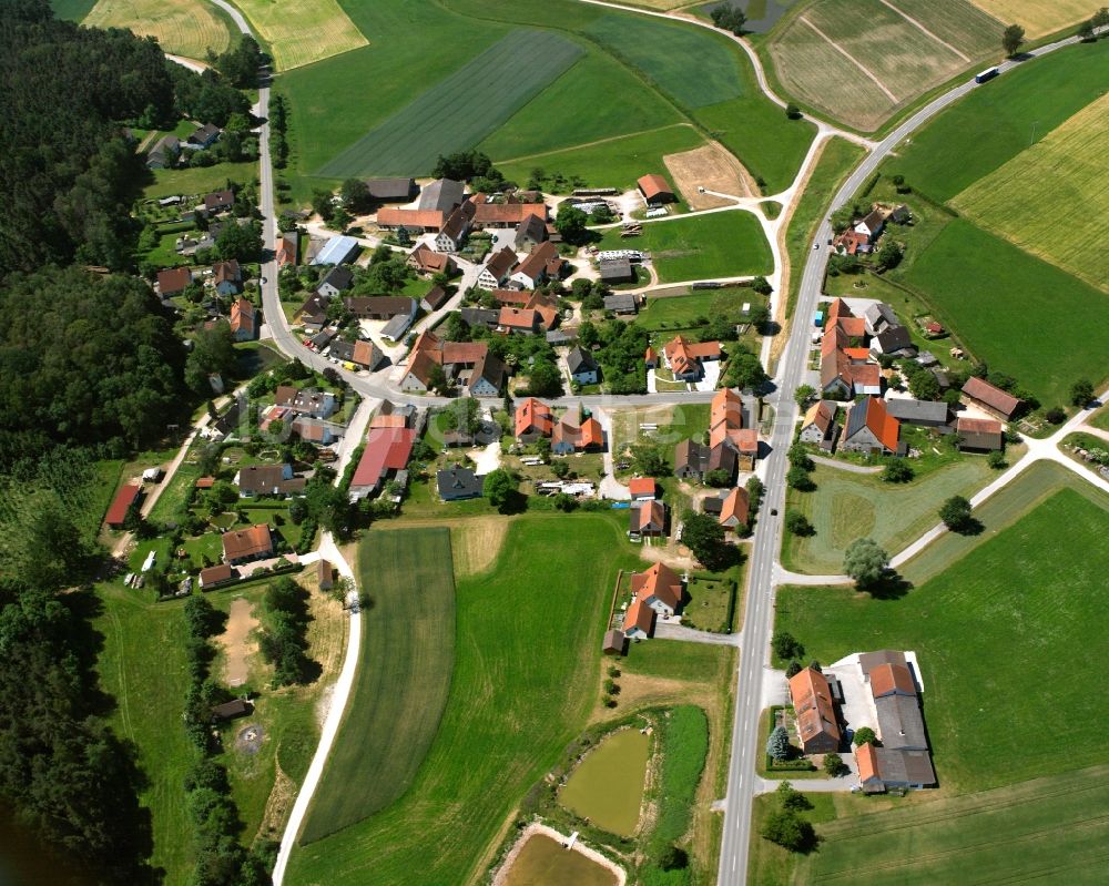 Luftaufnahme Matzmannsdorf - Dorfkern am Feldrand in Matzmannsdorf im Bundesland Bayern, Deutschland