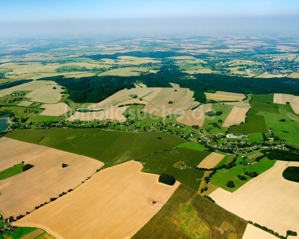 Luftaufnahme Müdisdorf - Dorfkern am Feldrand in Müdisdorf im Bundesland Sachsen, Deutschland