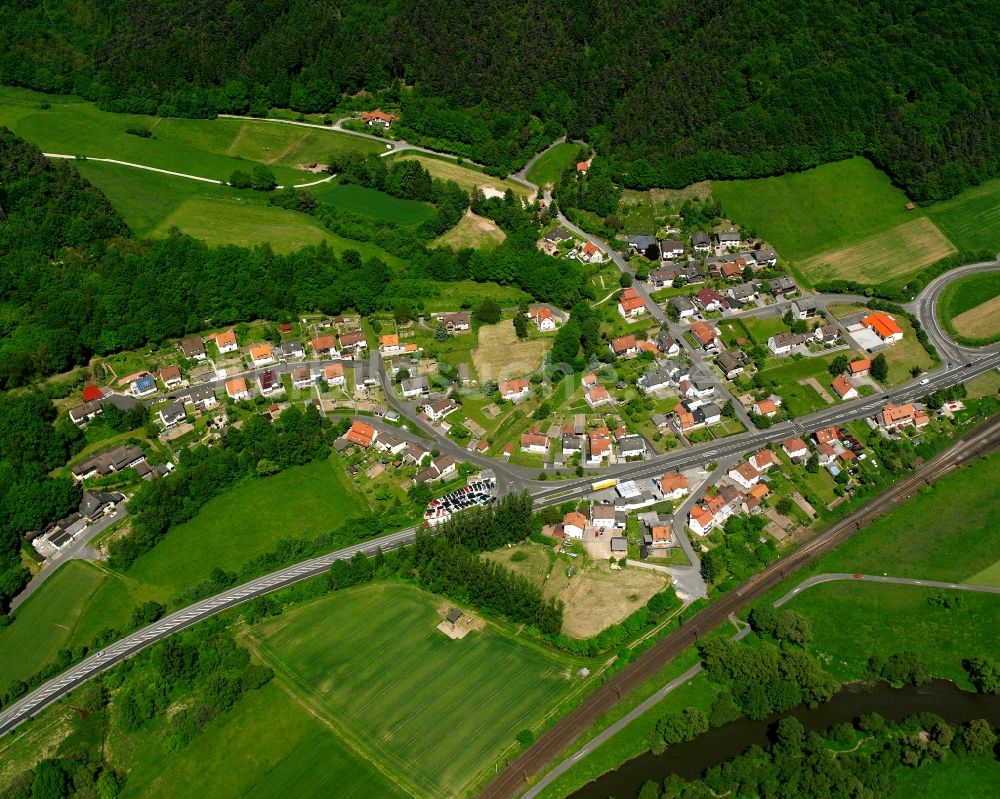 Mecklar von oben - Dorfkern am Feldrand in Mecklar im Bundesland Hessen, Deutschland