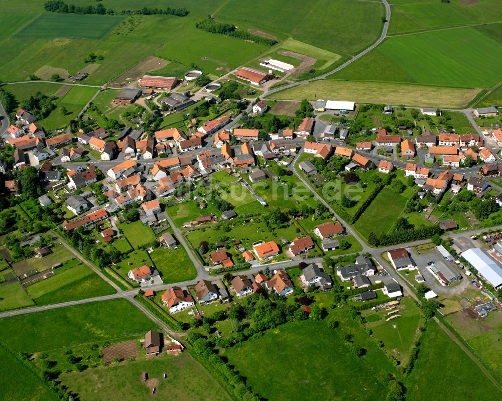 Meiches von oben - Dorfkern am Feldrand in Meiches im Bundesland Hessen, Deutschland