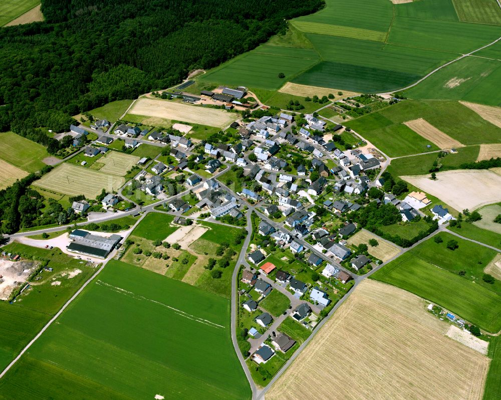 Luftbild Mermuth - Dorfkern am Feldrand in Mermuth im Bundesland Rheinland-Pfalz, Deutschland