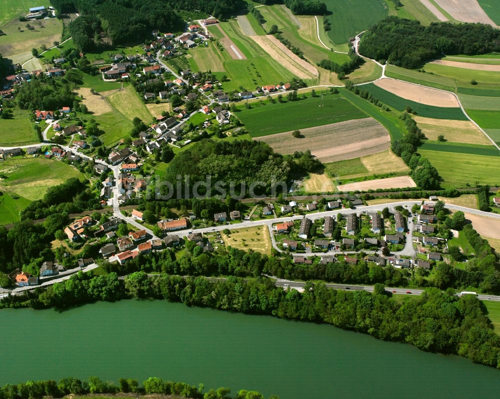 Metteberberg aus der Vogelperspektive: Dorfkern am Feldrand in Metteberberg im Bundesland Baden-Württemberg, Deutschland