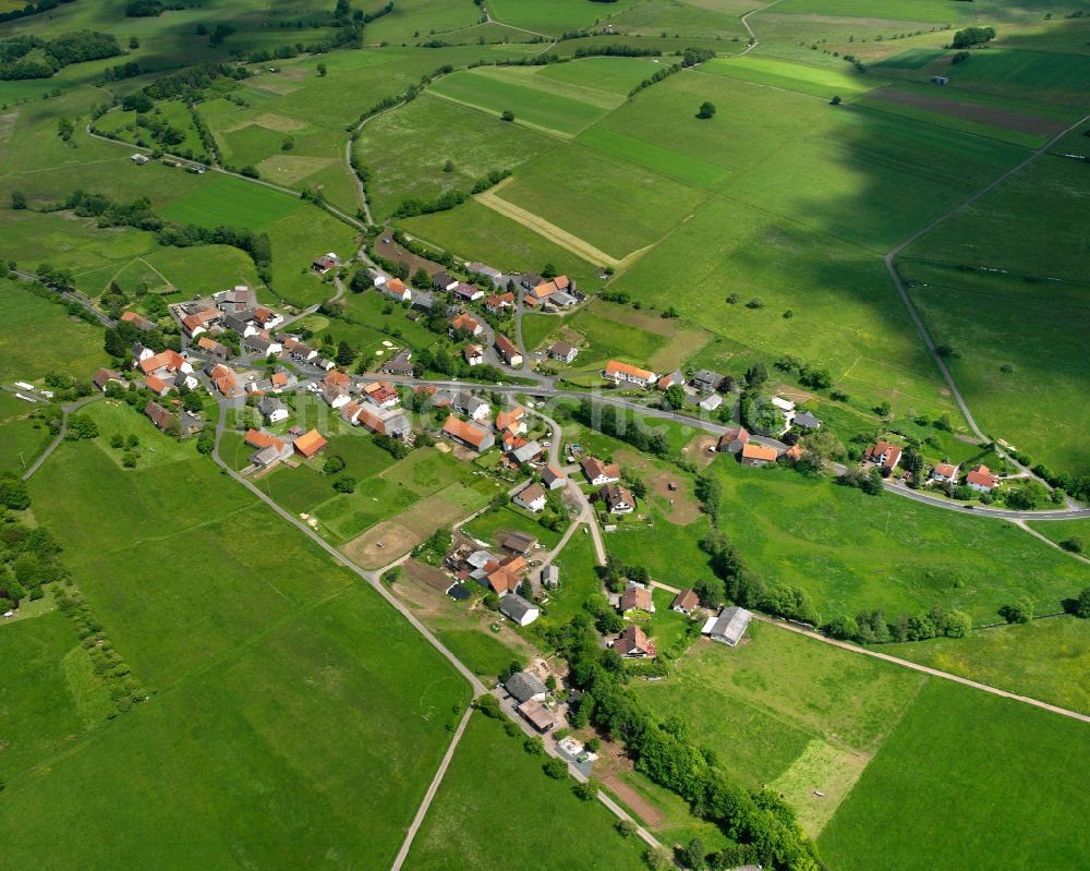 Luftaufnahme Metzlos-Gehaag - Dorfkern am Feldrand in Metzlos-Gehaag im Bundesland Hessen, Deutschland