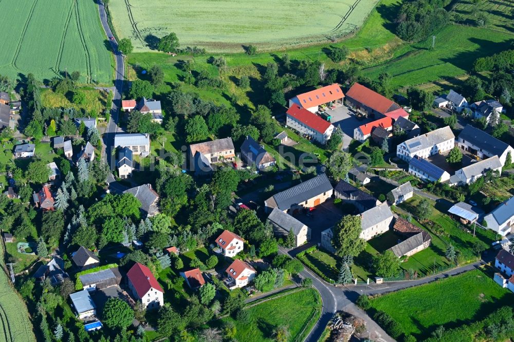 Luftaufnahme Meuselwitz - Dorfkern am Feldrand in Meuselwitz im Bundesland Sachsen, Deutschland