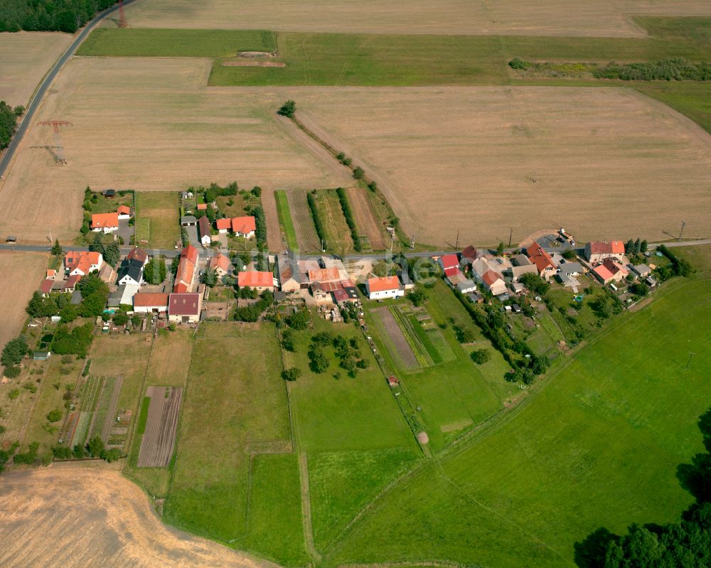 Luftbild Mühlbach - Dorfkern am Feldrand in Mühlbach im Bundesland Sachsen, Deutschland