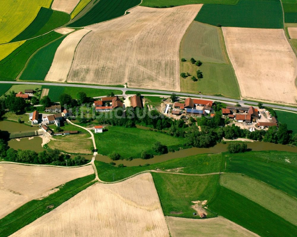 Mühlham von oben - Dorfkern am Feldrand in Mühlham im Bundesland Bayern, Deutschland