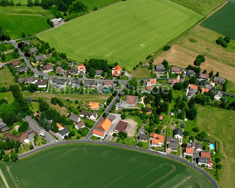 Mielenhausen von oben - Dorfkern am Feldrand in Mielenhausen im Bundesland Niedersachsen, Deutschland