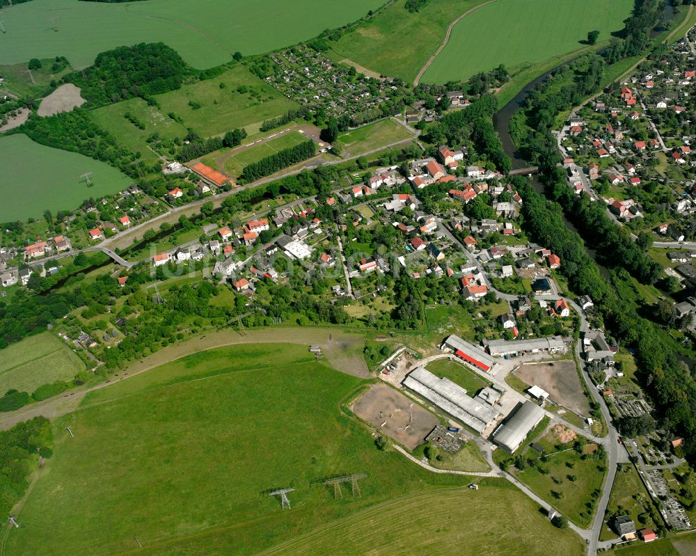 Mildenfurth von oben - Dorfkern am Feldrand in Mildenfurth im Bundesland Thüringen, Deutschland