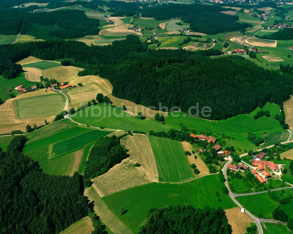 Luftbild Mitterkogl - Dorfkern am Feldrand in Mitterkogl im Bundesland Bayern, Deutschland