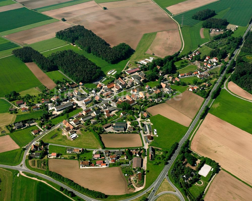 Luftbild Müncherlbach - Dorfkern am Feldrand in Müncherlbach im Bundesland Bayern, Deutschland