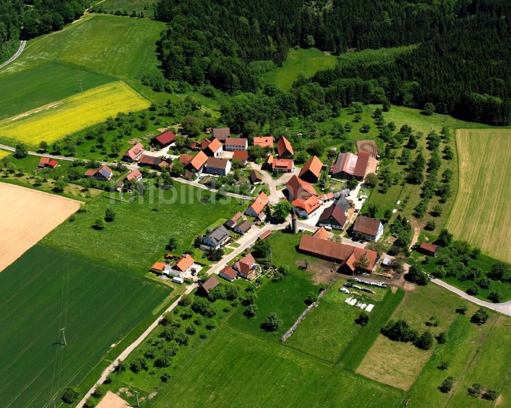 Luftaufnahme Mönchhof - Dorfkern am Feldrand in Mönchhof im Bundesland Baden-Württemberg, Deutschland