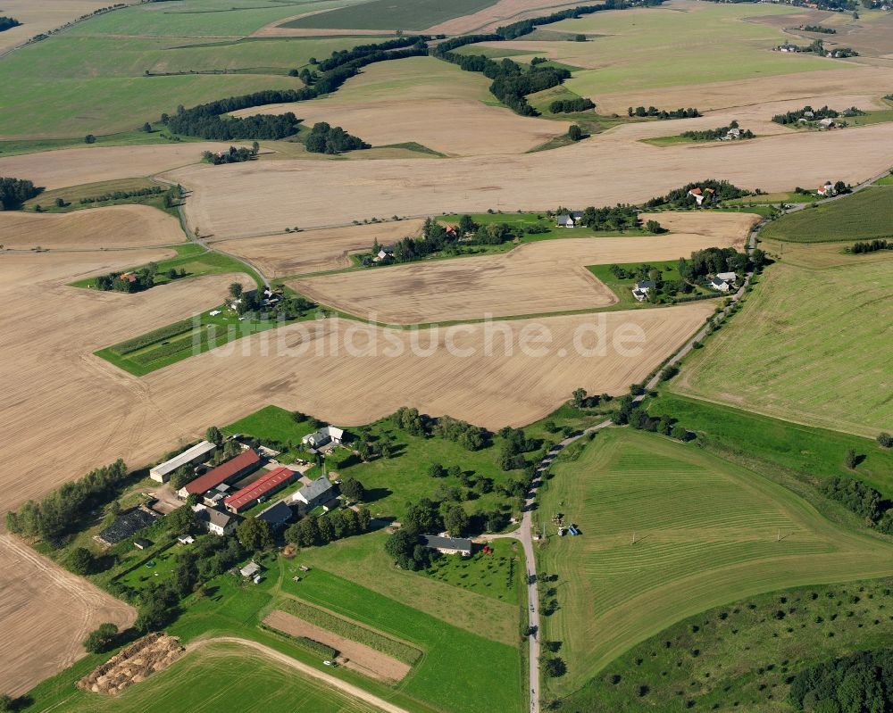 Mobendorf von oben - Dorfkern am Feldrand in Mobendorf im Bundesland Sachsen, Deutschland