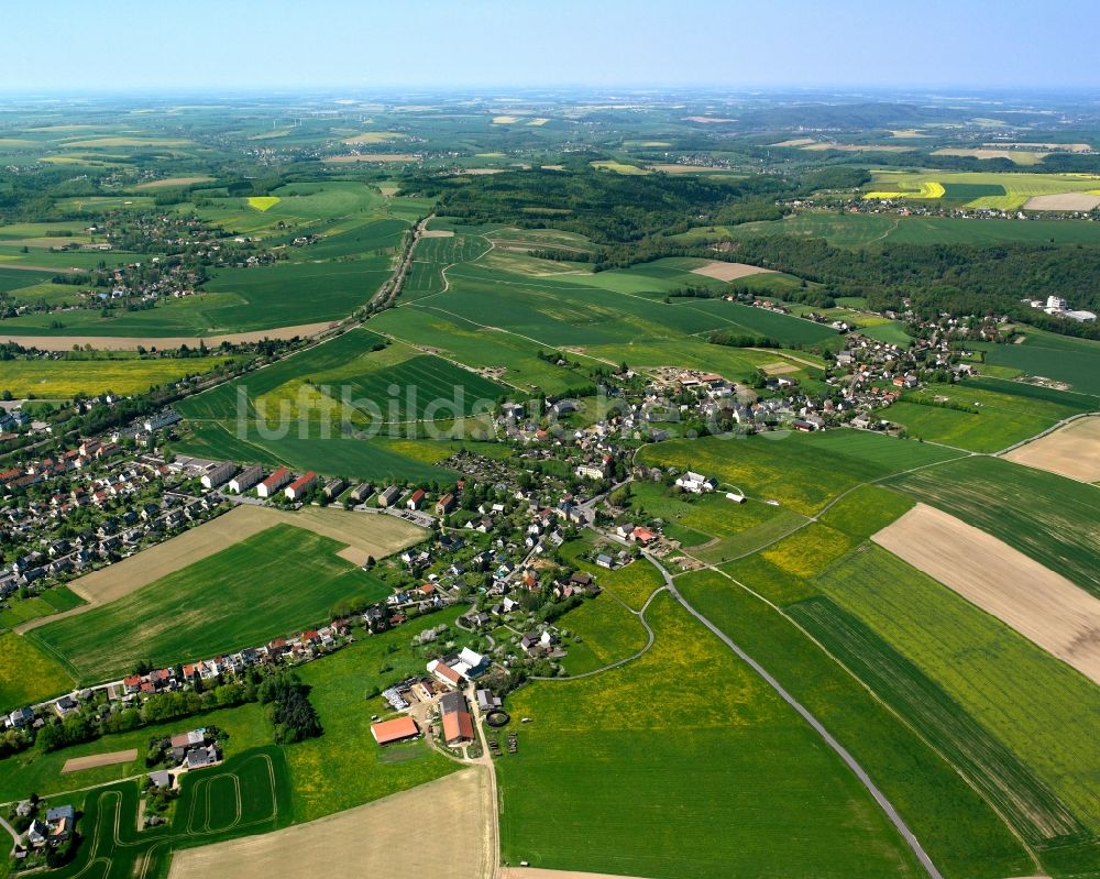 Luftaufnahme Mohsdorf - Dorfkern am Feldrand in Mohsdorf im Bundesland Sachsen, Deutschland