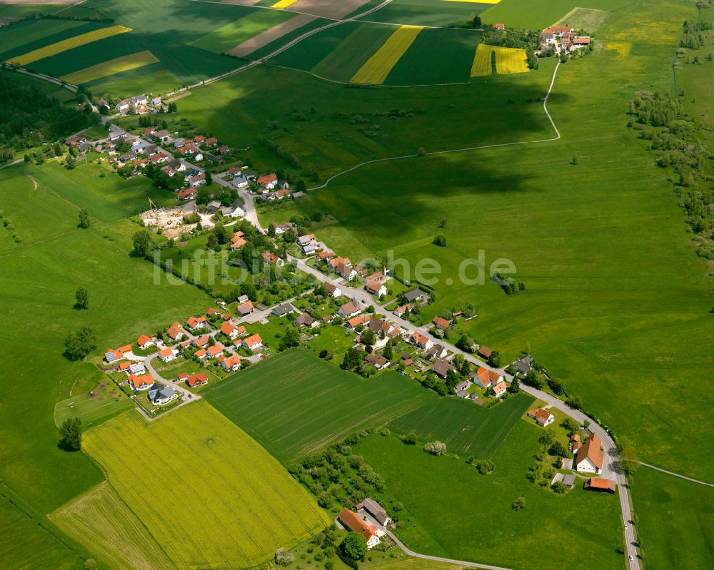 Luftbild Moosburg - Dorfkern am Feldrand in Moosburg im Bundesland Baden-Württemberg, Deutschland