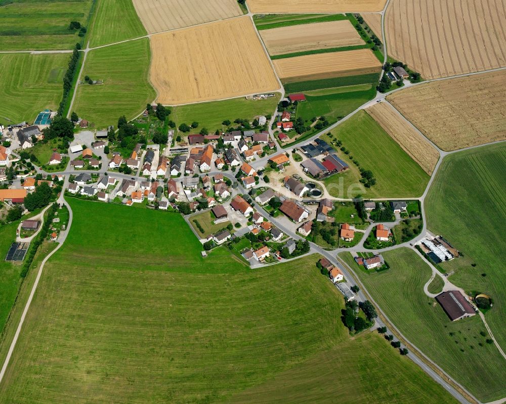 Luftbild Moosheim - Dorfkern am Feldrand in Moosheim im Bundesland Baden-Württemberg, Deutschland