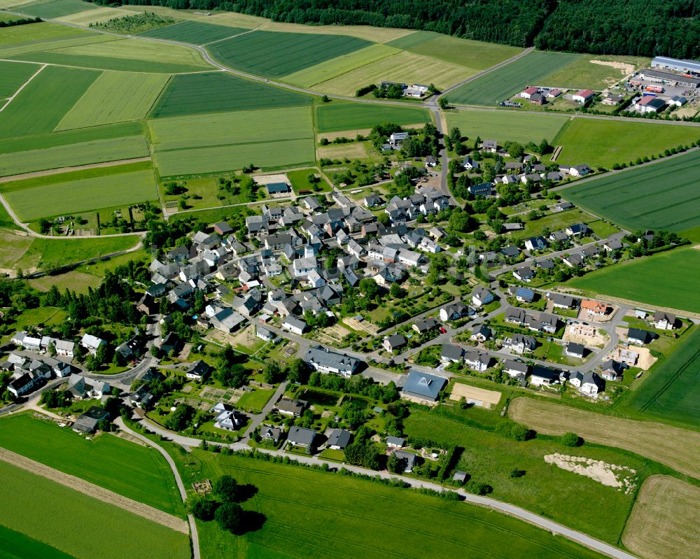 Luftaufnahme Mörschbach - Dorfkern am Feldrand in Mörschbach im Bundesland Rheinland-Pfalz, Deutschland