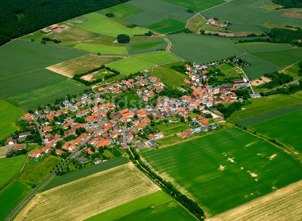 Mörsfeld von oben - Dorfkern am Feldrand in Mörsfeld im Bundesland Rheinland-Pfalz, Deutschland