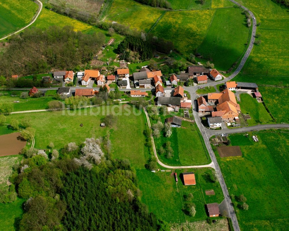 Luftaufnahme Müsenbach - Dorfkern am Feldrand in Müsenbach im Bundesland Hessen, Deutschland