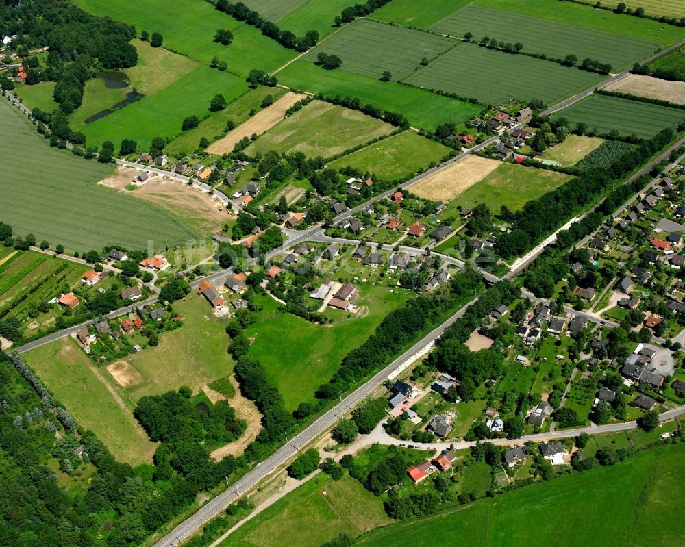 Luftbild Müssen - Dorfkern am Feldrand in Müssen im Bundesland Schleswig-Holstein, Deutschland