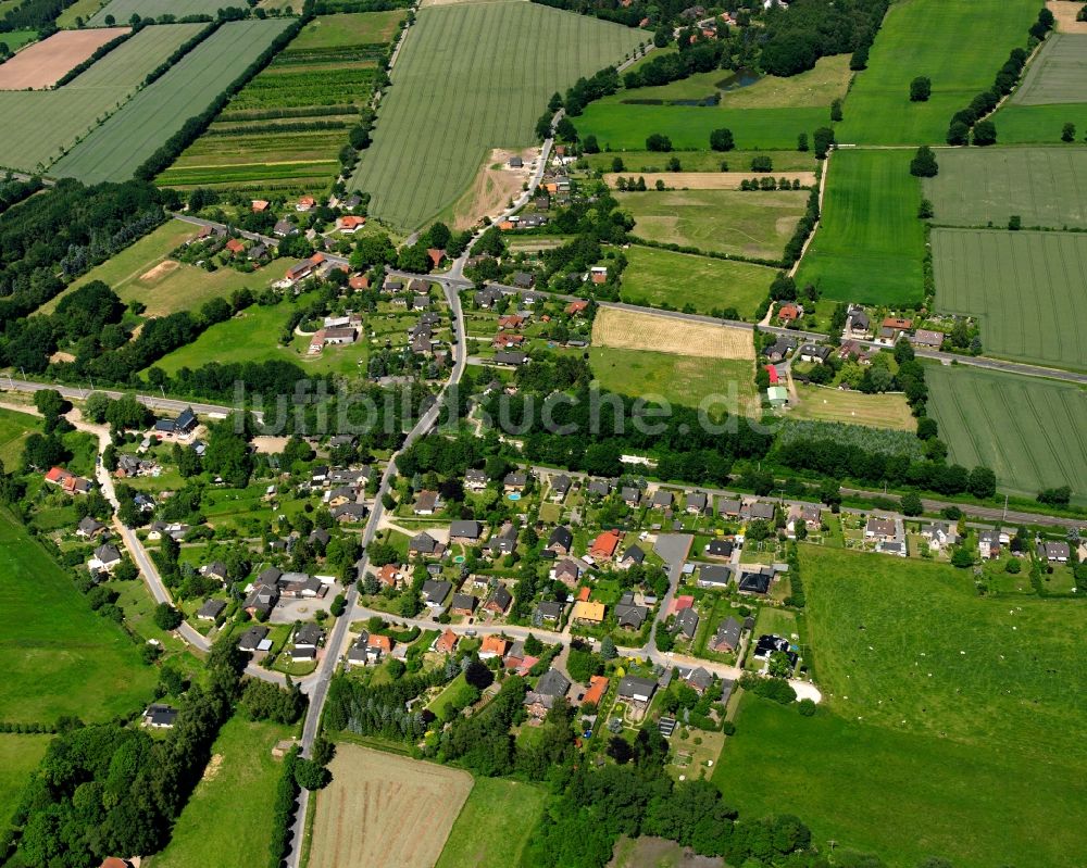 Luftaufnahme Müssen - Dorfkern am Feldrand in Müssen im Bundesland Schleswig-Holstein, Deutschland